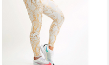 Cargar imagen en el visor de la galería, Snake Print Tight Yoga Leggings High Waist Pant For Women Elastic Leggings
